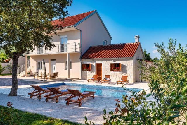 MY DALMATIA - Holiday home Zara with private swimming pool