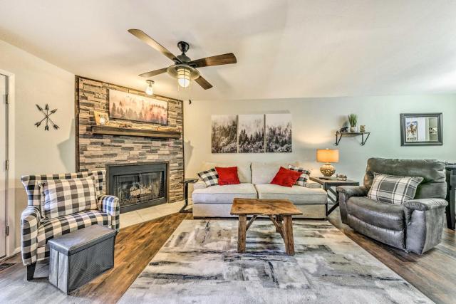 Cozy Ruidoso Condo with Grill and Mountain Views!