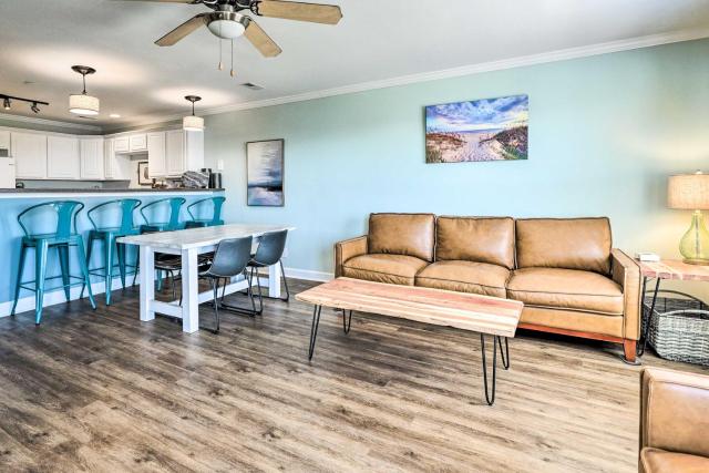 Oak Island Condo - Walk to the Beach!