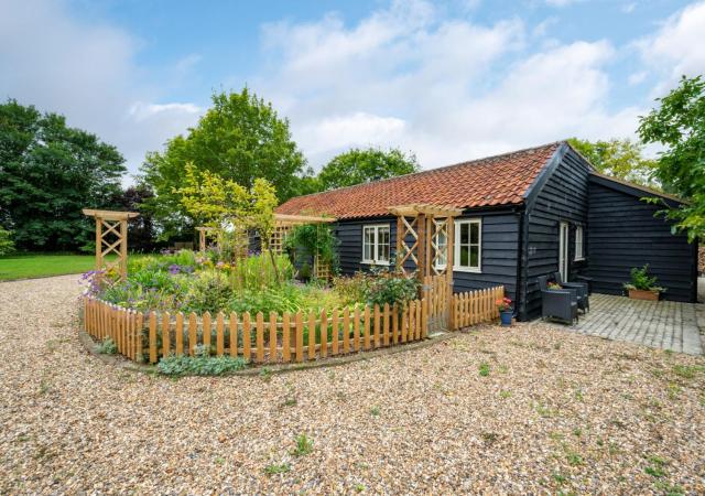 Sundial and Woodland Lodge