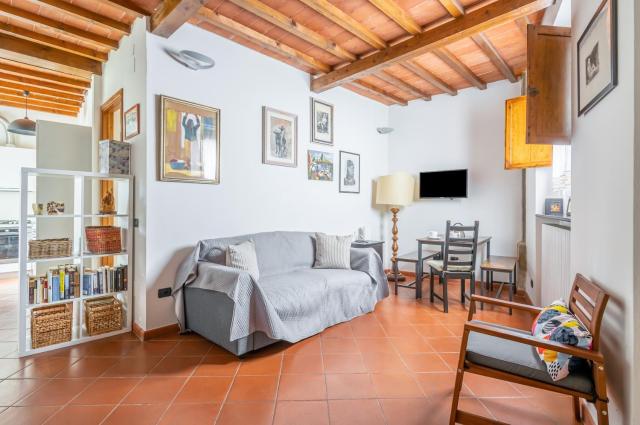 Settignano Quiet Apartment with Private Parking