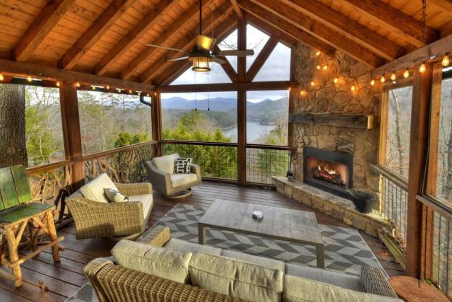 Incredible Lake and Mountain Views - Dog Friendly