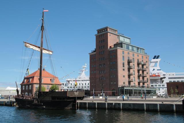 Meerblick, Balkon und private Sauna im historischen Getreidespeicher