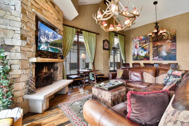 Ski In Ski Out 3BR Arrowleaf Penthouse in Deer Valley, Mountain Luxury with Slope Views