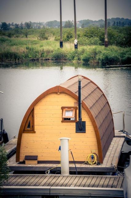 Schwimmpod an der Peene