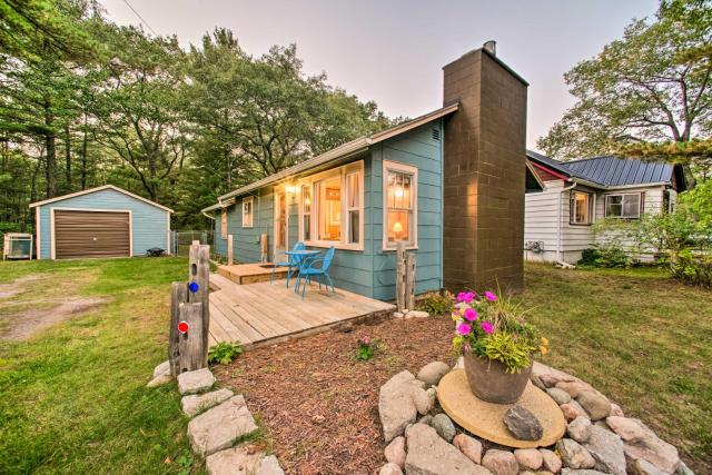 East Tawas Cabin with Deck, Backyard and Fire Pit!