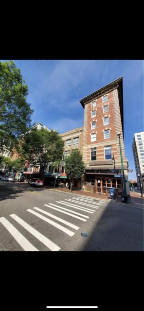 Downtown Norfolk Loft