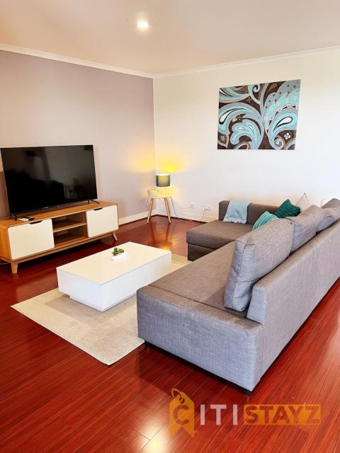 Spacious 1bd Penthouse - Close to ANU