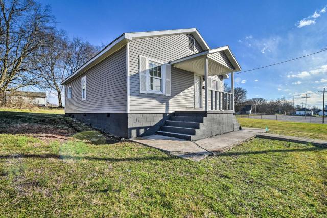 Walkable Hopkinsville Home with Yard!