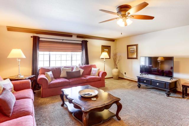 Centrally-Located Deadwood Apt with Mountain Views!