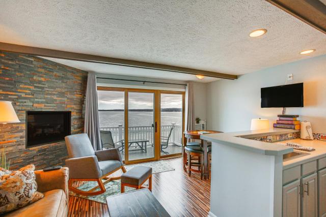 Quaint Onekama Condo Walk to Portage Lake!