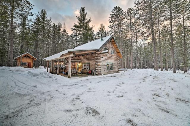 Secluded Vanderbilt Cabin, 9 Mi to Treetops!