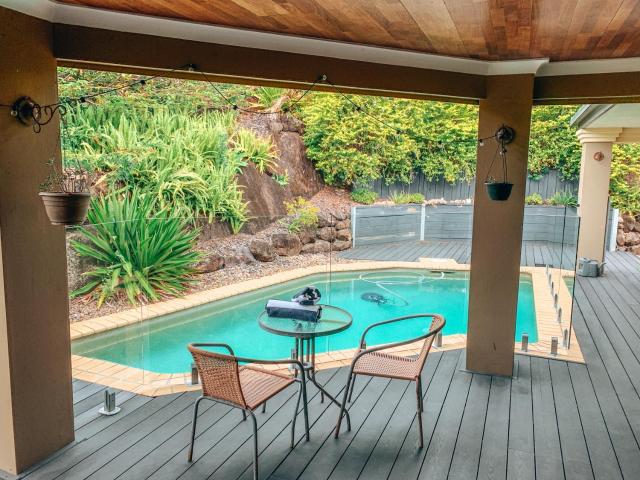 Central Gold Coast Gem, lovely pool 4bed sleeps 7+