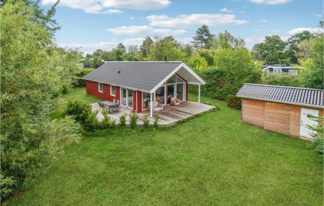 Gorgeous Home In Jægerspris With Kitchen