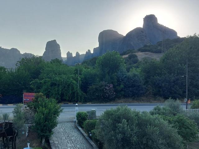 Pomegranate Tree House - Meteora