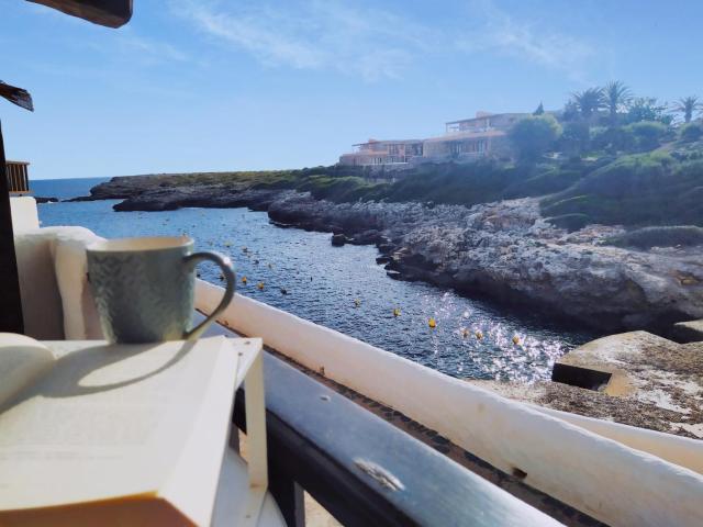 Fantástica casa a primera línea de mar en Binibeca