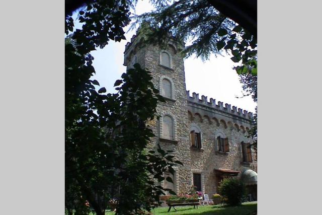 CASA LA TORRE un castello alle porte di Firenze