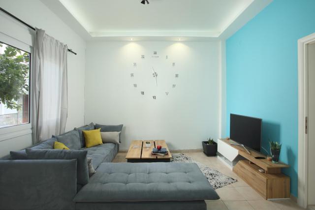 Nikea apartment near Piraeus port and metro st I