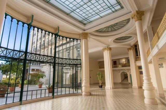 Apartment in historical center of Vichy palais Belle Époque ,International