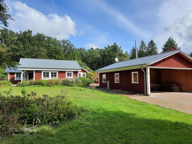 Idyllisches Schwedenhaus in ruhiger Hanglage