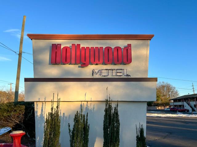 Hollywood Motel