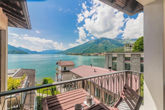 Stunning view lakeside apartment - Larihome A11