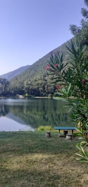 L’Angolino di MAGDA: on the lake-PRIVATE beach!