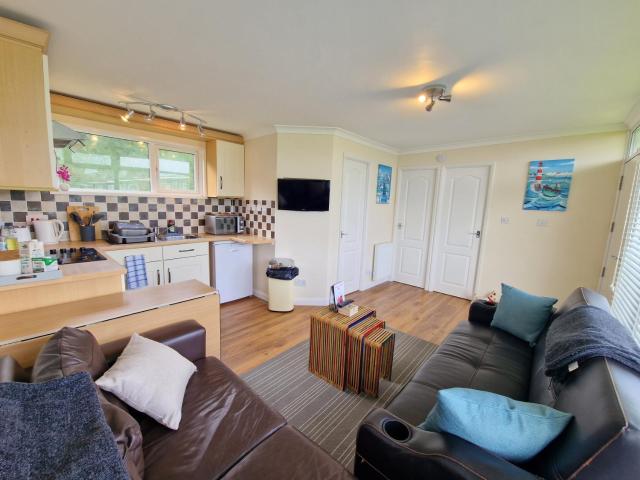 169 Broadside Holiday Chalet near Broads & Beaches