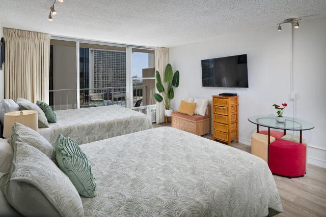 PRIME Location - Waikiki Full Kitchen& Laundry