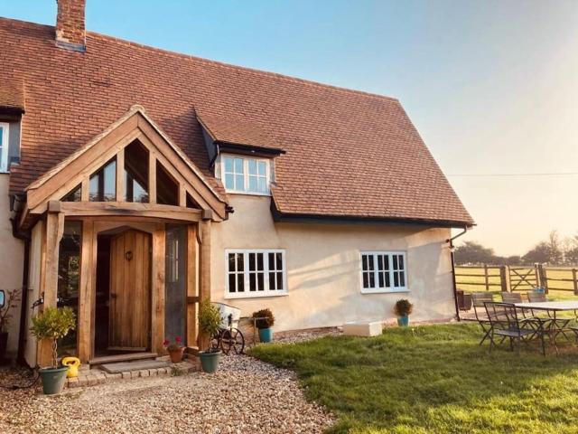 2 Beds & living in our idyllic country Cottage