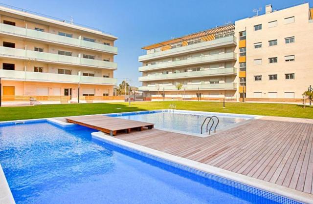 NEW! Apartamento con 2 piscinas, parque infantil, a 1 min de la playa