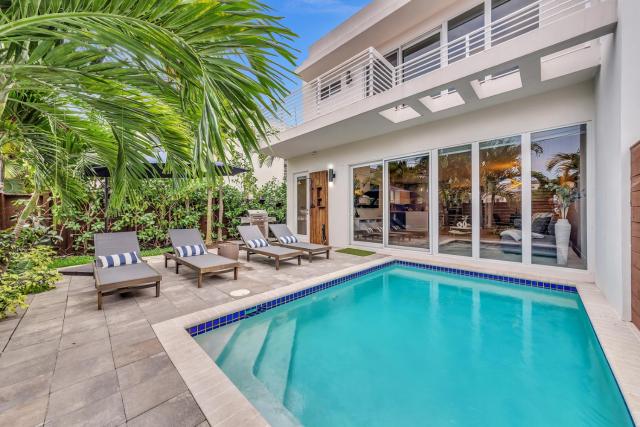 Your Dream Home in Coral Ridge