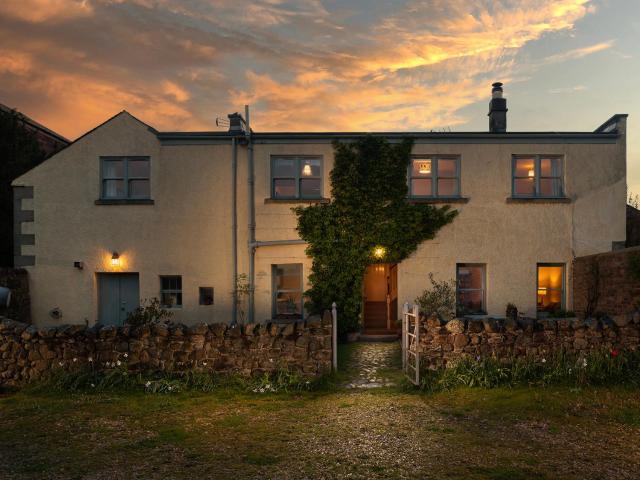 Stable Yard Cottage