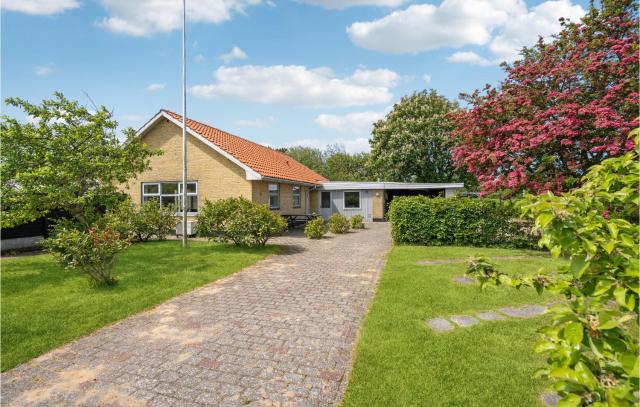 Beautiful Home In Nørre Nebel With Kitchen