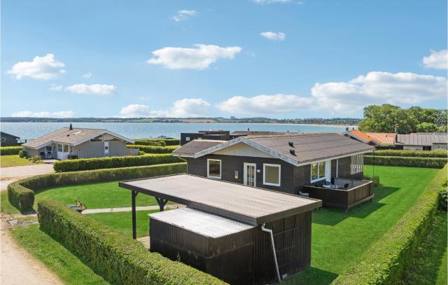 Cozy Home In Juelsminde With House Sea View