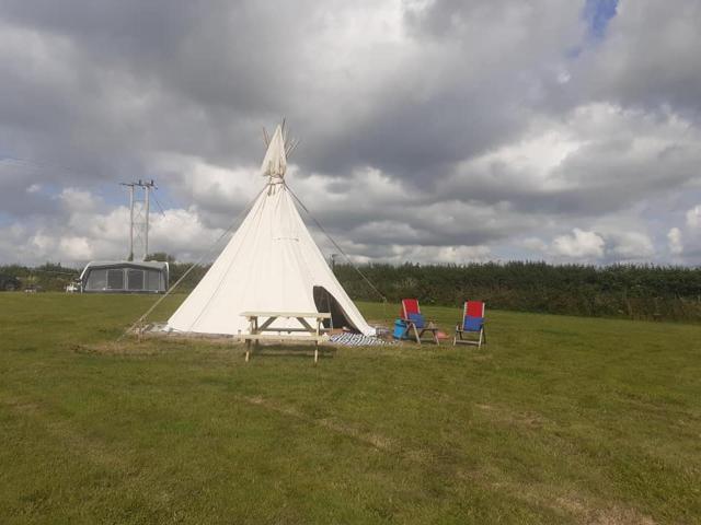 Hawk's View Tipi at Higher Hawksland Farm