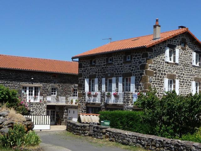 Location au cœur du Devès, proche Puy-en-Velay et chemin de St-Jacques - FR-1-582-447