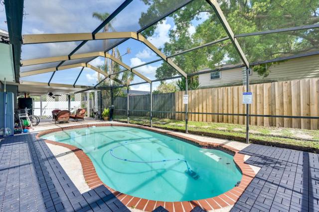 Cozy Brandon Vacation Rental with Shared Pool!