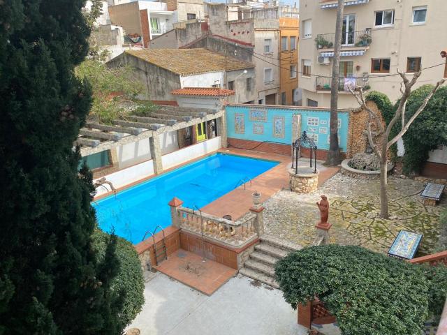 PISCINA y PLAYA EN COSTA DORADA