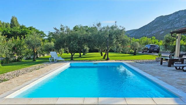 Holiday Home Natura with private pool