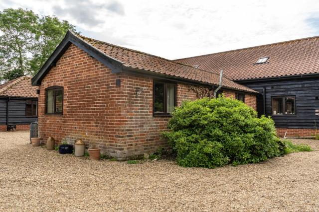 The Stables - Holly Tree Barns