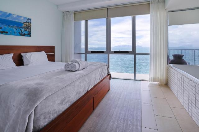 Best at Bright Point Absolute Waterfront Apartment