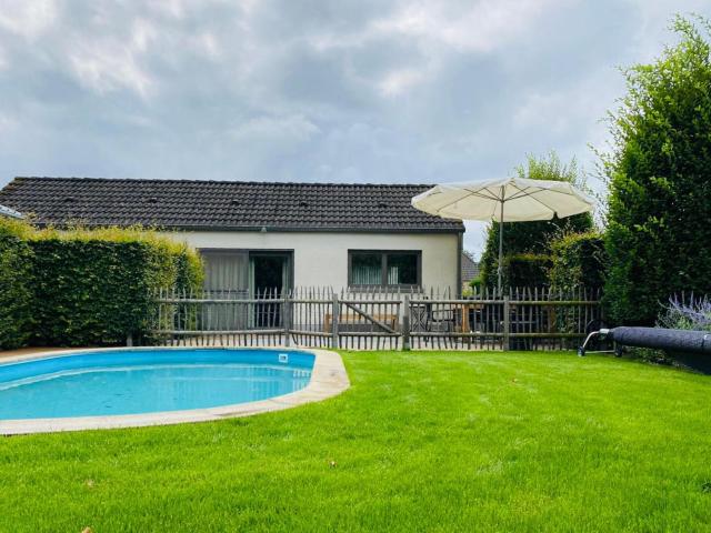 Beautiful Villa with swimming pool in Zonhoven