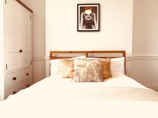 Aston Henry James Prospect Street - Stunning Studio Apartment