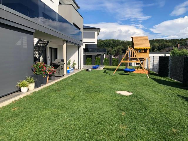 Moderne Ferienwohnung mit Terrasse und Garten