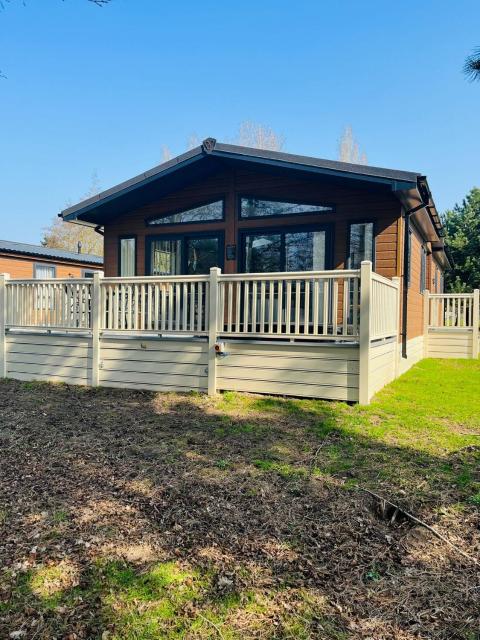 Brackencroft Lodge with Hot Tub