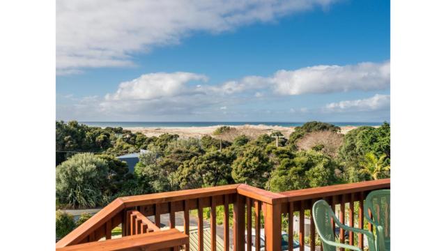 Wine Downtime - Mangawhai Holiday Home