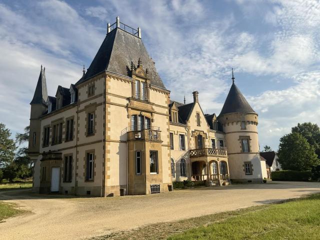 Chateau Tout Y Fault