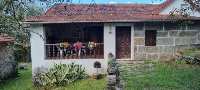 CASA RURAL DE 300 AÑOS CON SILENCIO y TRANQUILIDAD