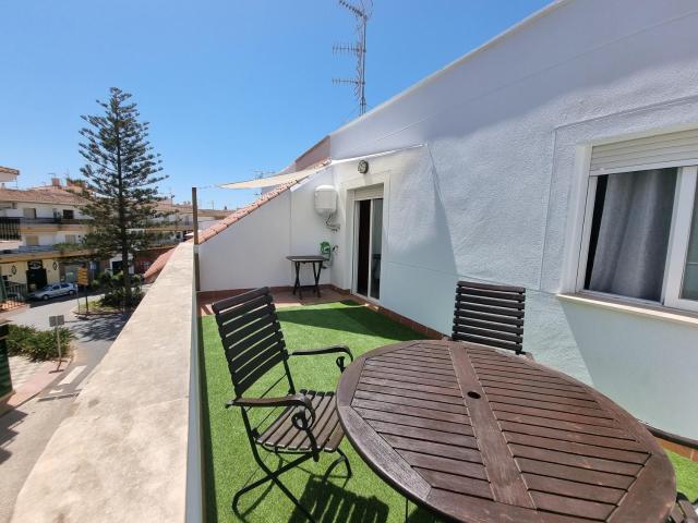 600m de la playa, terraza soleada